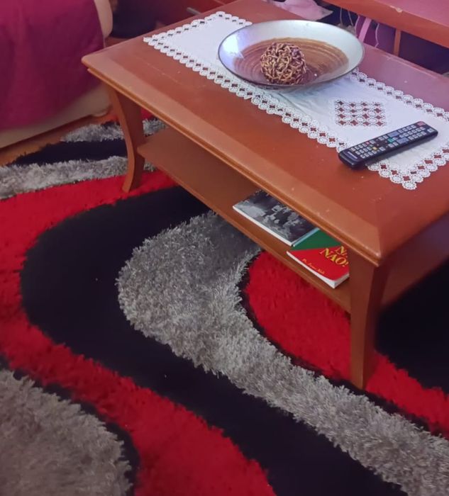Tapete de sala em ótimo estado