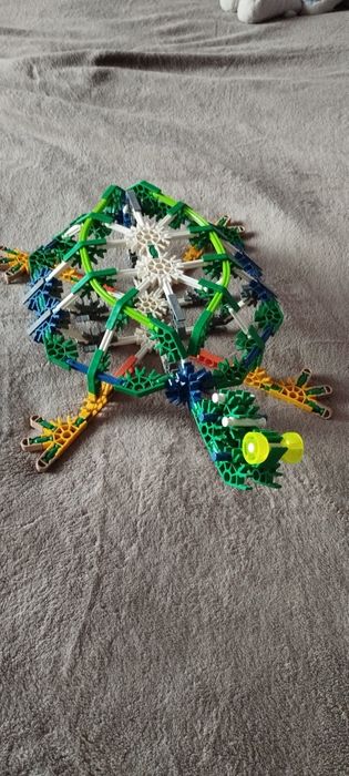 Vendo caixa com 1000 peças knex praticamente novo