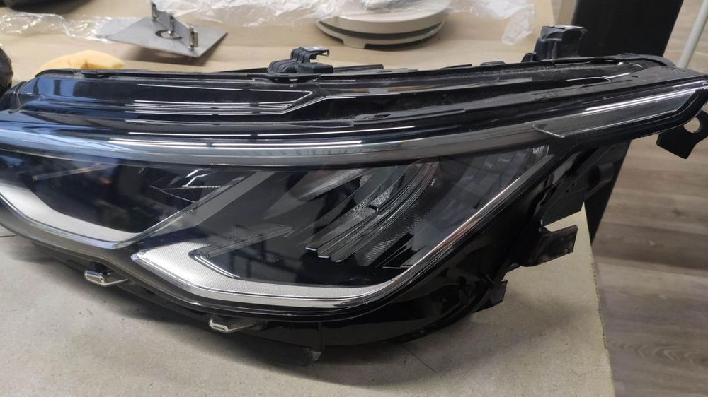 farol esquerdo Led Golf 8