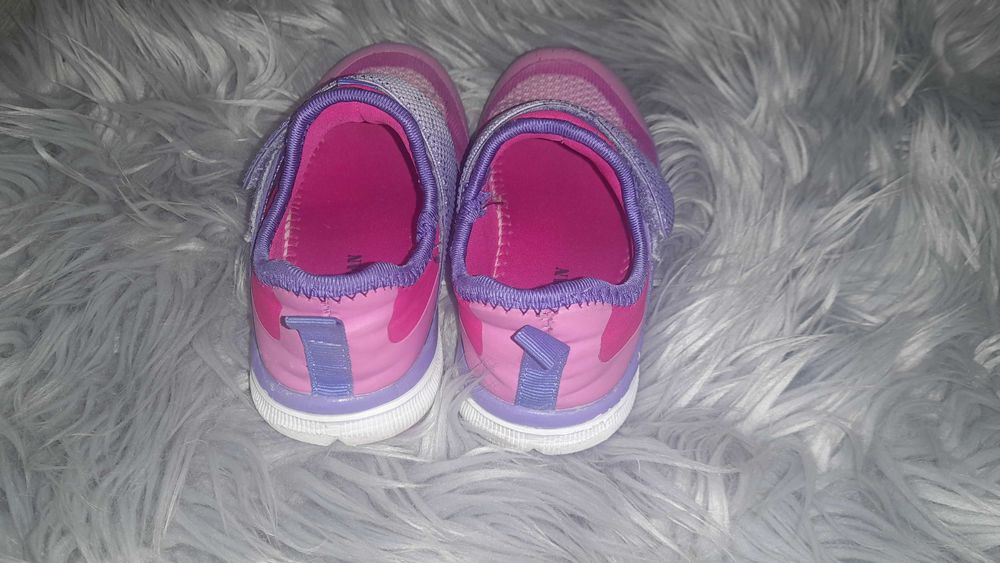 Adidaski dla dziewczynki  25