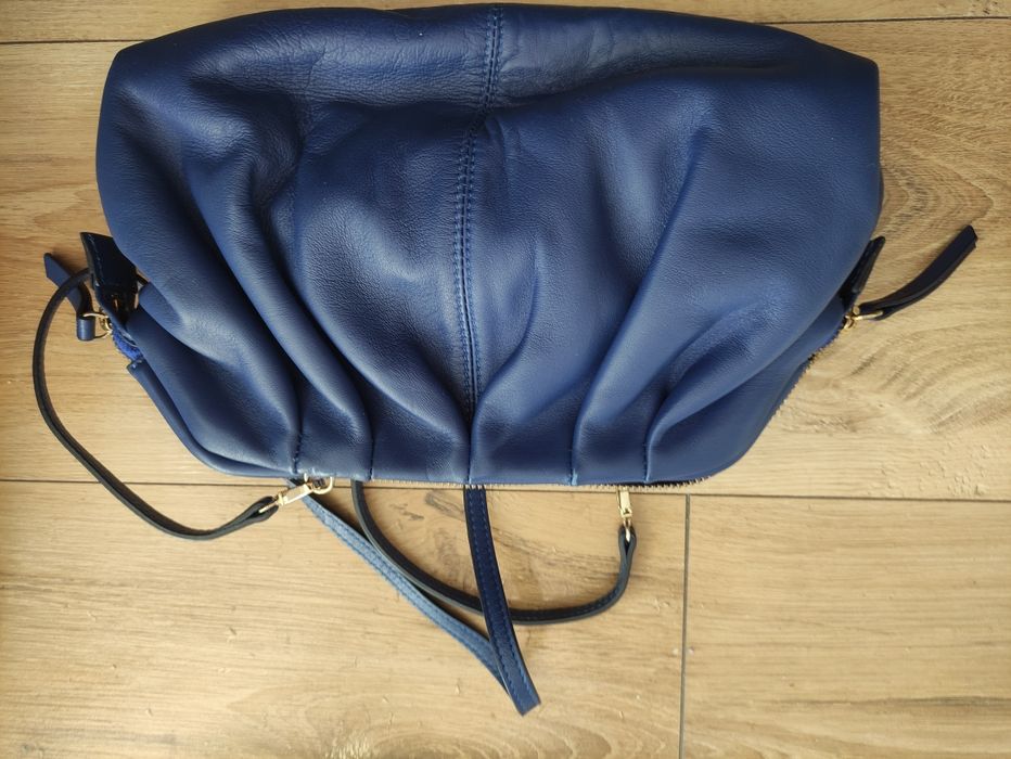 granatowa torebka damska Uterque