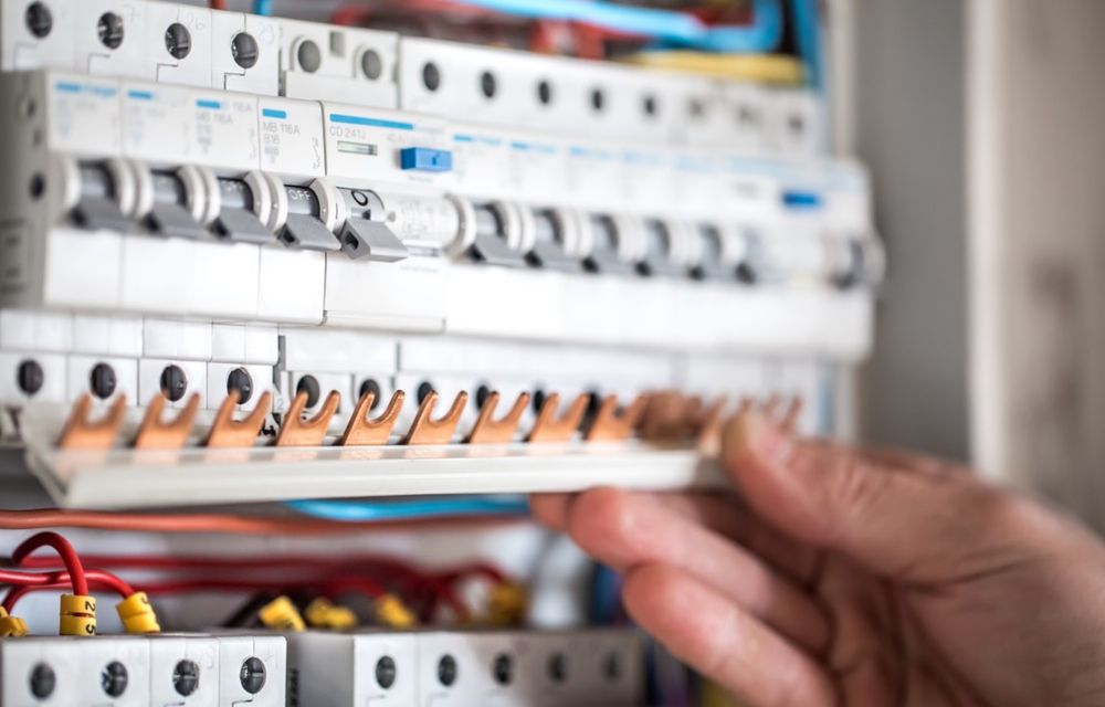 – Serviços Elétricos/intercomunicadores e videoporteiro