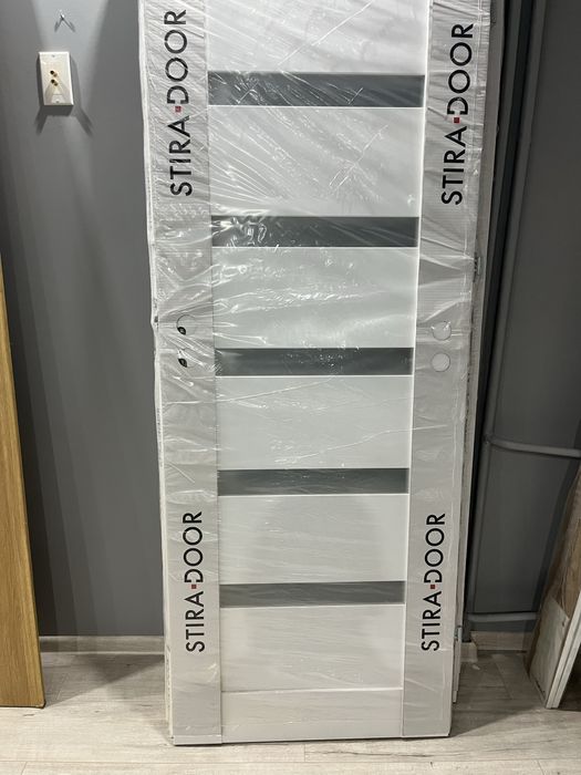 Drzwi wewnętrzne pokojowe lewe 70 białe z szybami