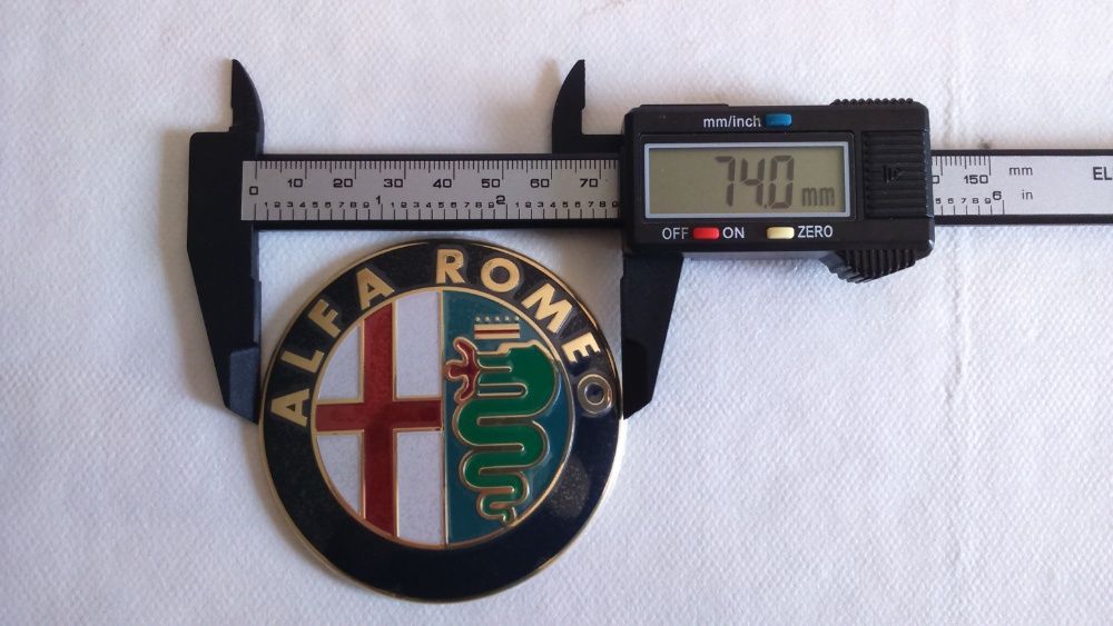 Símbolos emblemas logótipos Alfa Romeo 74 mm frente e trás