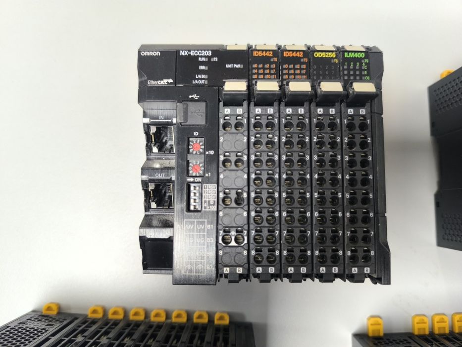 Material automação OMRON