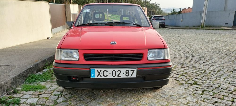 Opel Corsa 1.0 muito estimado