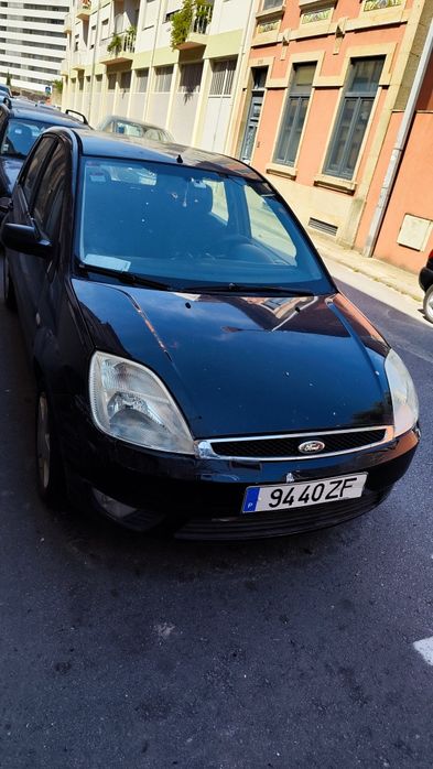 Ford Fiesta 2004  Gasolina  avariado