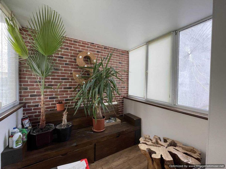 Продаю четырехкомнатную квартиру в Новострое на 12 Продольной д1