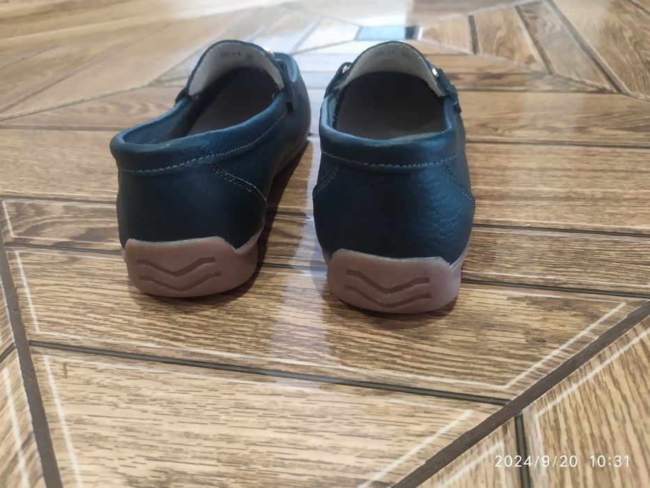 Лофери жіночі шкіряні