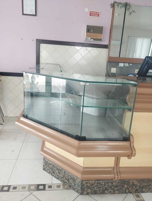 Vitrine expositora refrigerada com canto - NOVO PREÇO