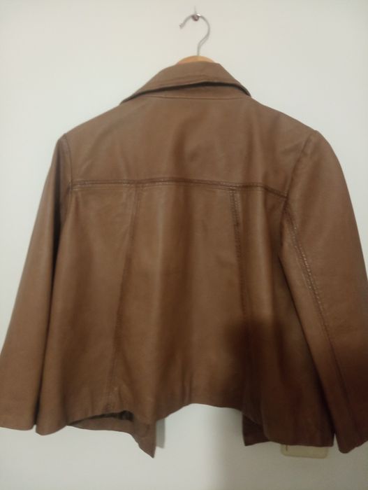 Casaco em pele castanho
