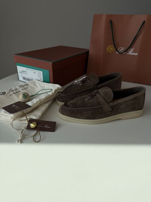 В наявності Лофери Loro Piana 40