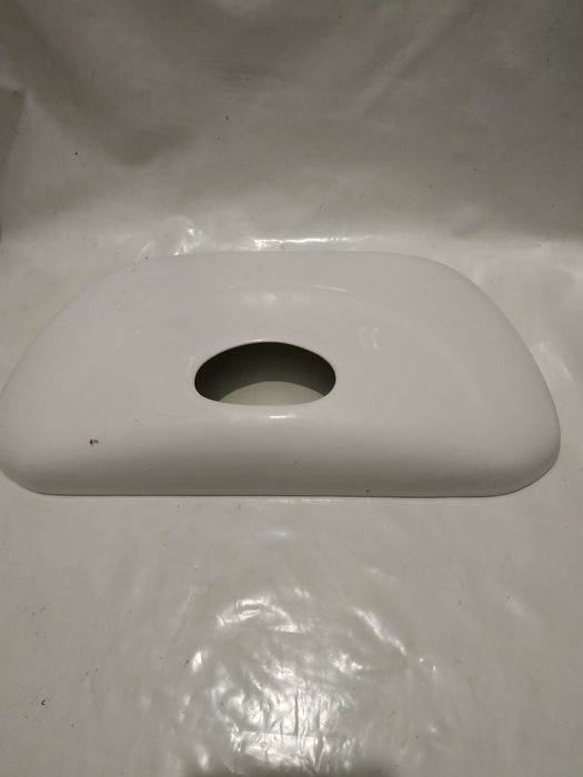 Крышка на бачок унитаза