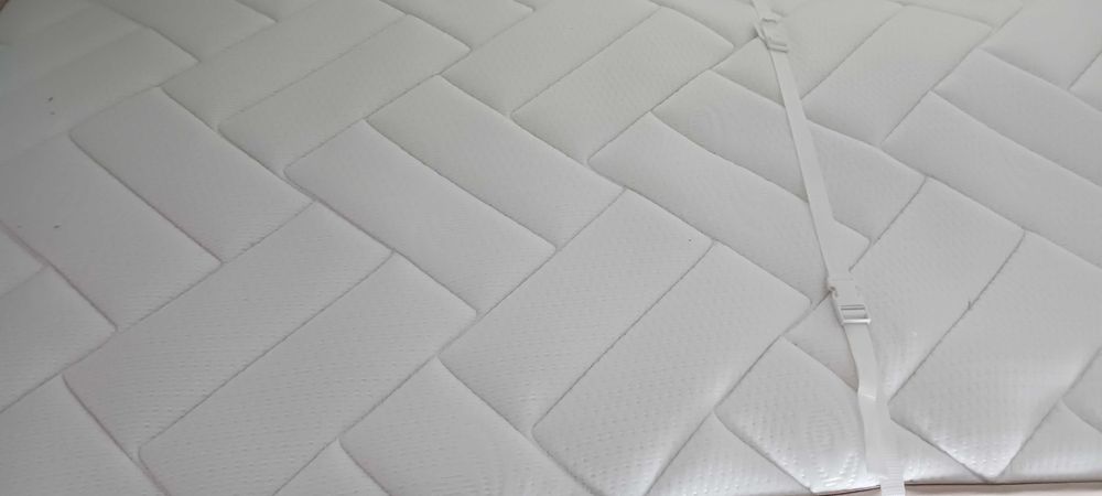 Cama solteiro embutida em armário