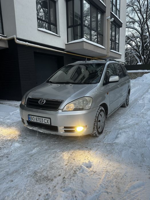 Toyota Avensis Verso