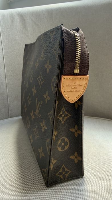 Louis Vuitton Poche Toilette Monogram Canvas autêntica
