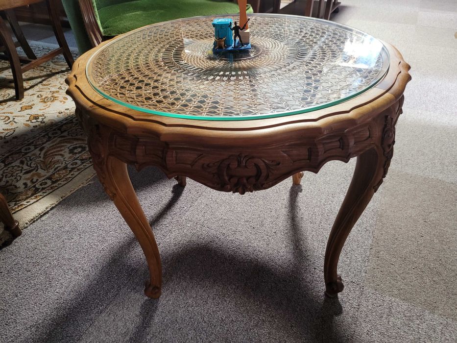 Mesa de centro antiga, em madeira maciça e palhinha - óptimo