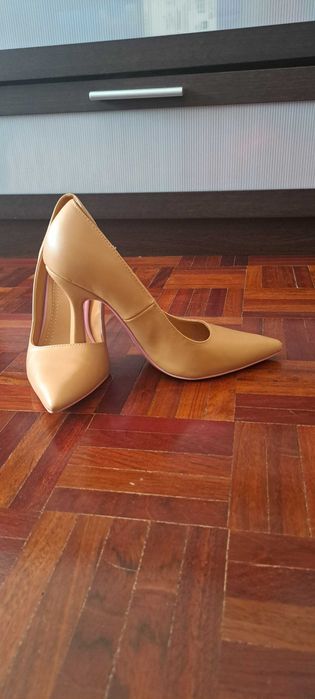 Sapatos de salto tam 38