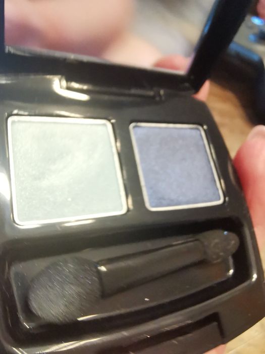 Cień podwójny w odcieniach błękitu