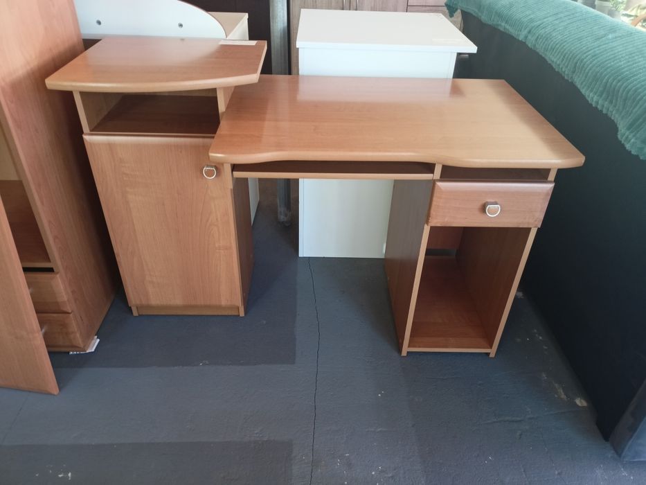 Biurko BRW w bardzo dobrym stanie