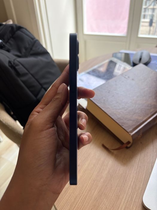 iPhone 12, Azul e em ótimo estado