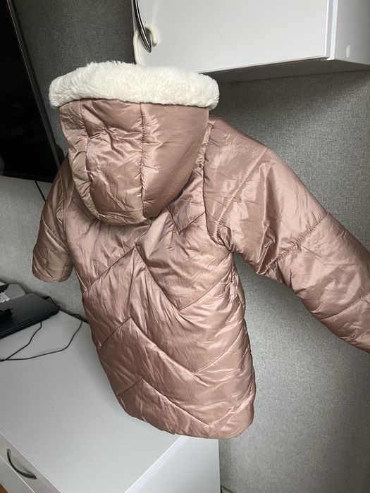 Куртка на дівчинку 5-6 років