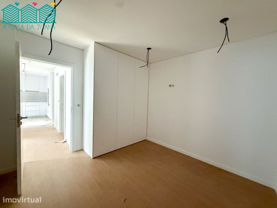 Apartamento T1+1 com Lugar de Garagem de Esgueira
