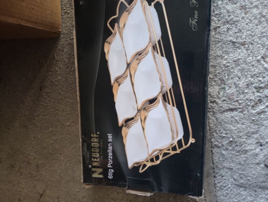 Zestaw 6 filiżanek na stojaku