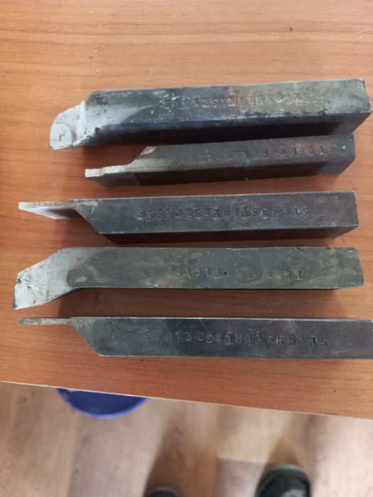 Різці токарні продам