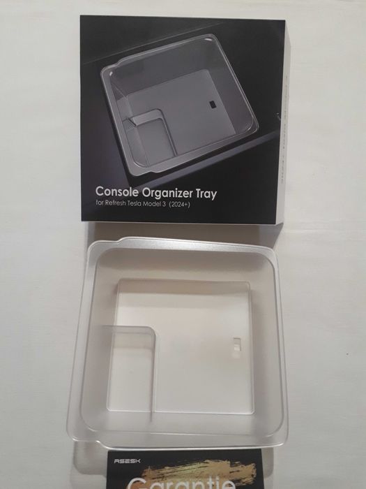Лоток-органайзер для центральноіі консолі Tesla Model 3 (2024+)