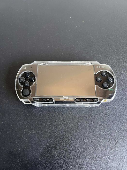 Sony PlayStation Portable 1000 Preta com 100+ Jogos