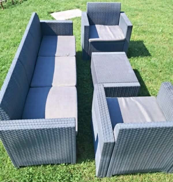 Zestaw mebli ogrodowych – sofa + 2 fotele + stolik