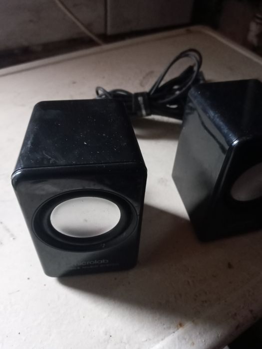 Музыкальные колонки.