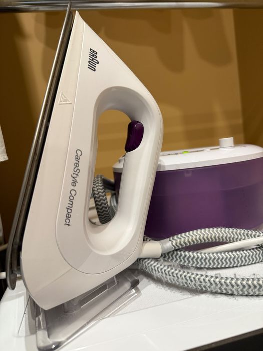 Паровий утюг Braun