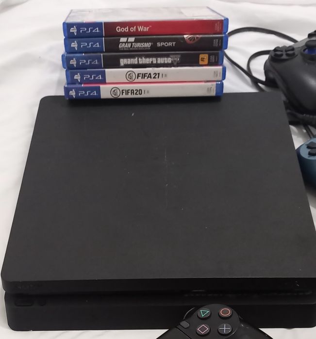 PS4 Slim 1 TB + 5 jogos + 5 comandos (ler descrição)
