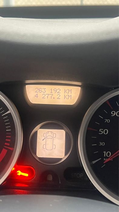 Vendo Renault Megane Break (carrinha) de Abril de 2006, com 263.192 km. Viatura nacional, muito económica e espaçosa para o dia a dia.