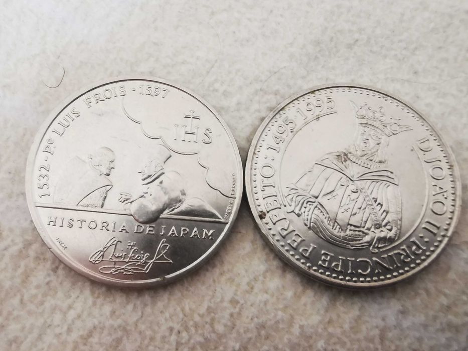 12 commemorative 200 escudos coins from the Age of Discovery