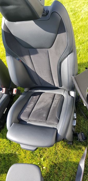 Wnętrze fotele  środek BMW G20 LCI M-pakiet