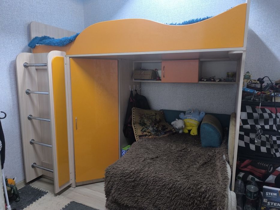 Продам ліжко чердак
