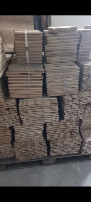 Parkiet bukowy z 1997r.  160m2