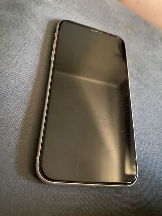 sprzedam iPhone 11