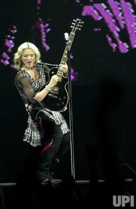 MADONNA - Drowned World Tour 2001 | Concerto Espetacular da Rainha POP