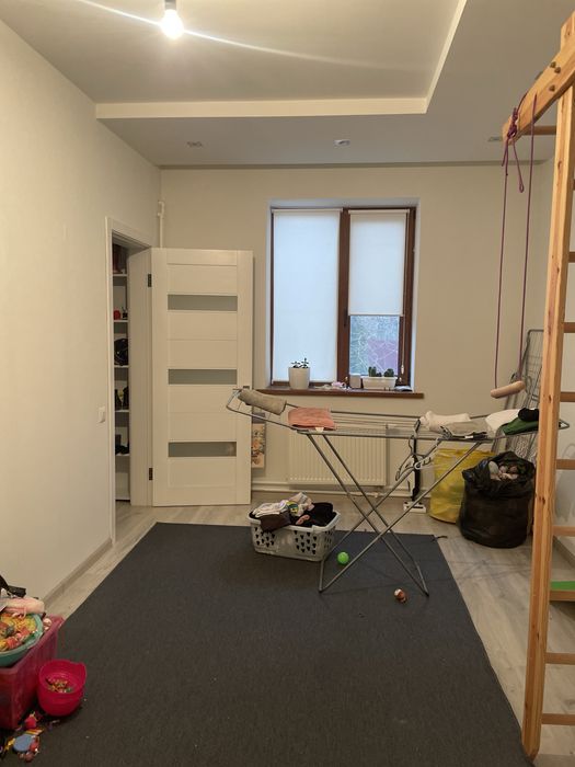 Продається будинок з власним озером!