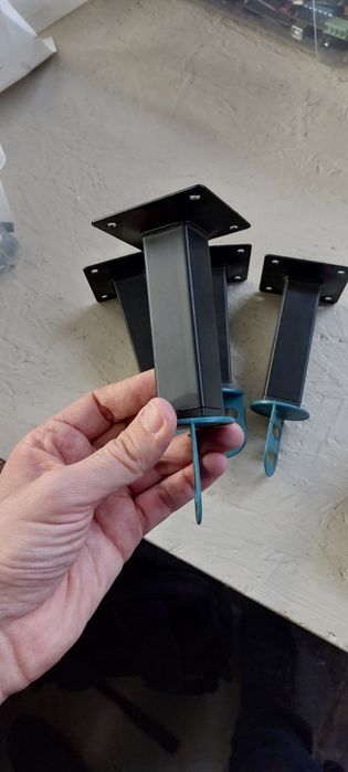 4 x Pés quadrados para móvel 10cm preto
