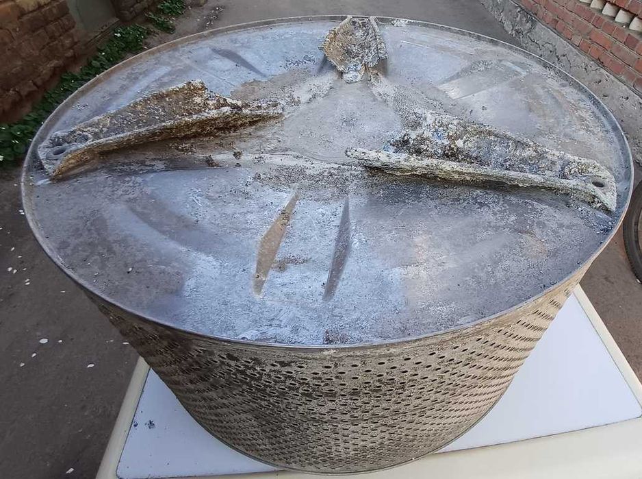 Продам стиральную машинку на запчасти  Whirlpool  FL5090/A