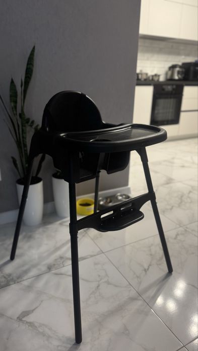 Стільчик для годування
