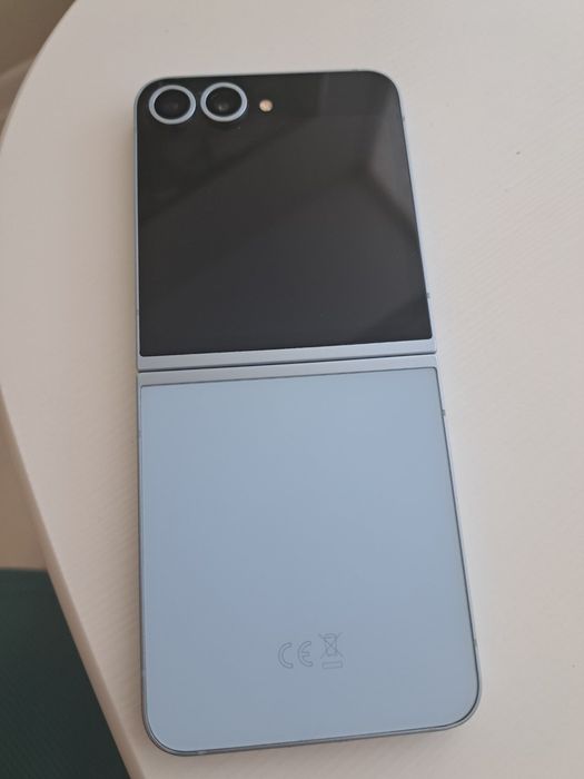 Телефон Samsung flip 6