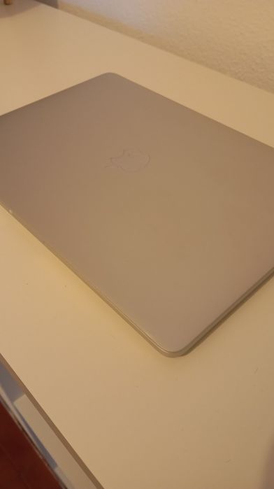 MacBook Pro M1 8gb RAM 512gb