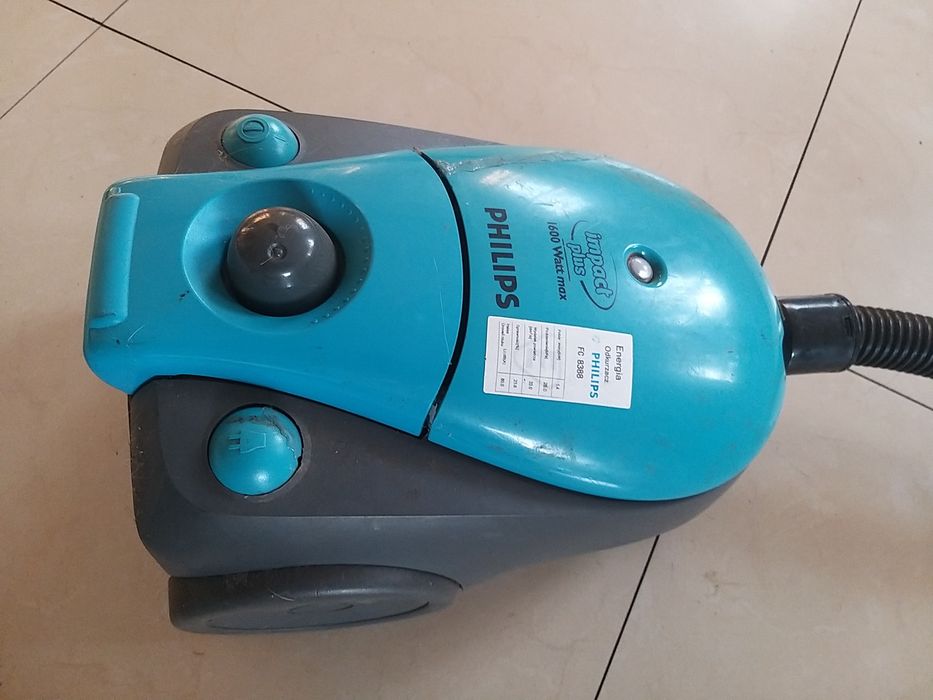 Пылесос Филипс  1600 W с мешком для сбора пыли