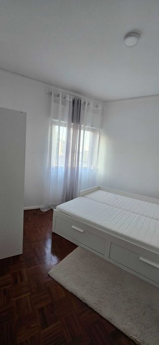 Quarto para arrendar em Sacavem